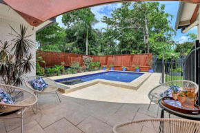 Villa Frangipani on Zealandia - Old World Charm